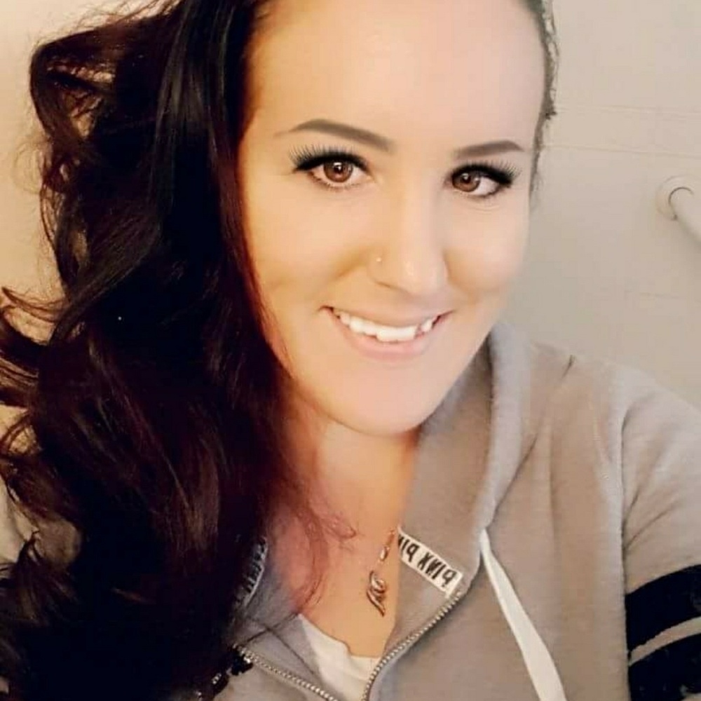 Meet your Posher, Tia